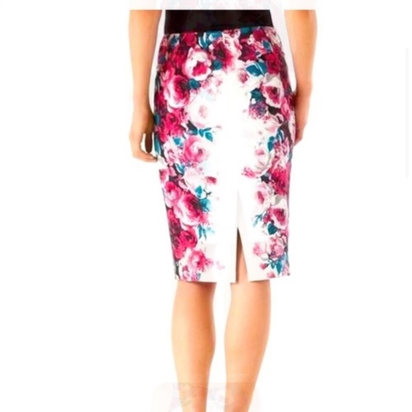WHITE HOUSE BLACK MARKET Love Story Floral Pencil Skirt - Picture 3 of 8